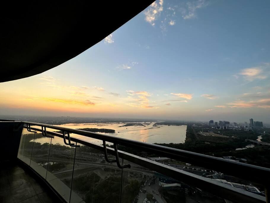 Apartment Cloud Stay@41st Floor Noida