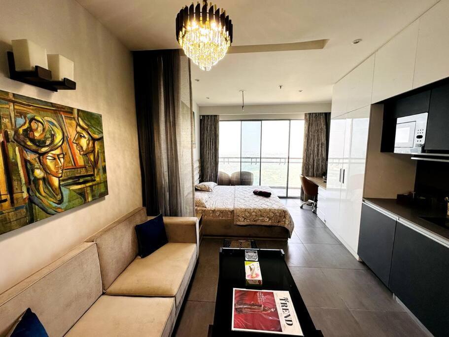 Cloud Stay@41st Floor Apartment Noida