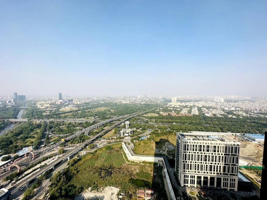 Cloud Stay@41st Floor Apartment Noida