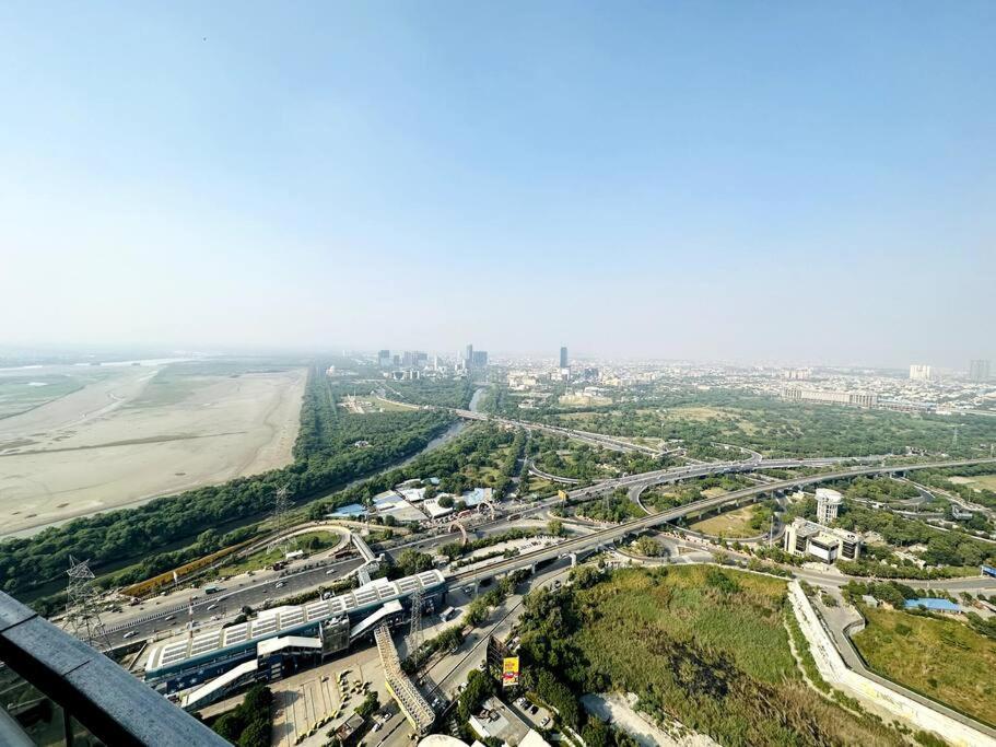 Cloud Stay@41st Floor Apartment Noida