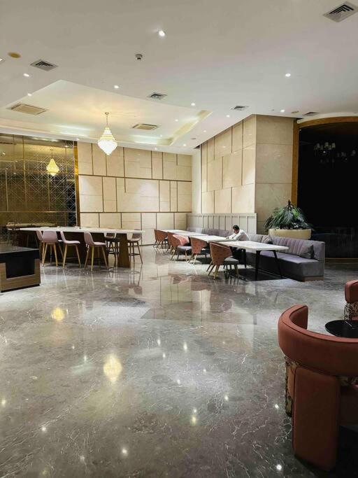 Cloud Stay@41st Floor Apartment Noida